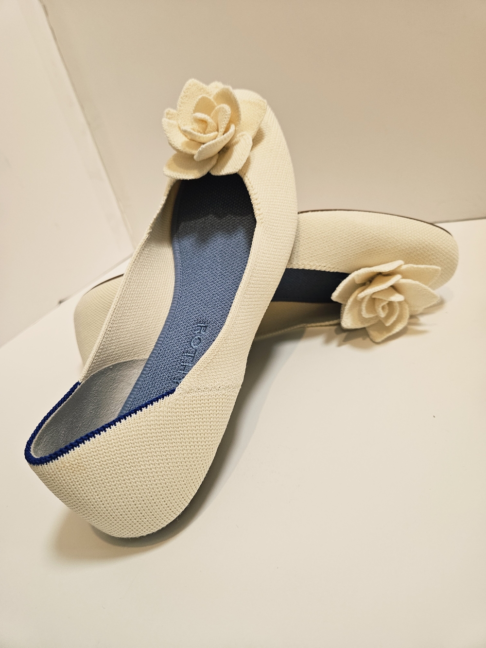 Rothy’s The Point Bloom Ecru Cream 3D Floral Washable Flats Size 9 RUNS SMALL - Picture 14 of 15
